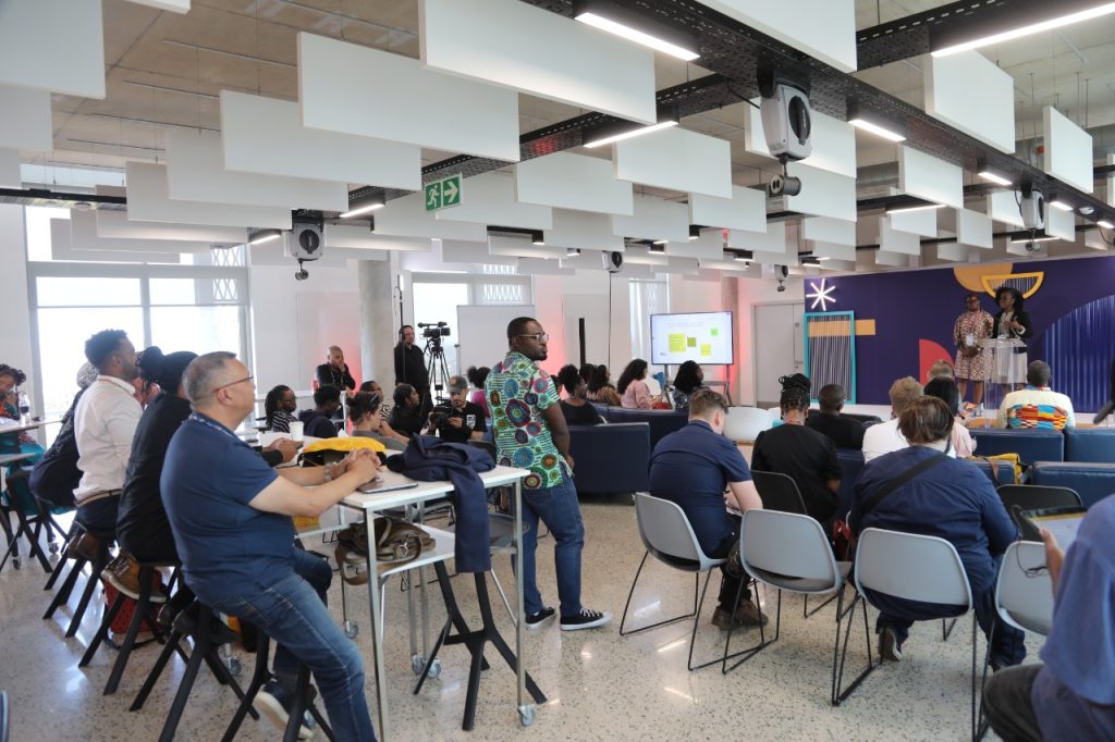 318345865_588096743318613_3254374244735728_n